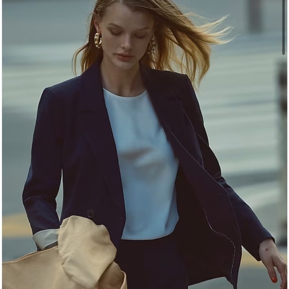 J crew ivory Short-sleeve button-back top in everyday crepe - Picture 3 of 4